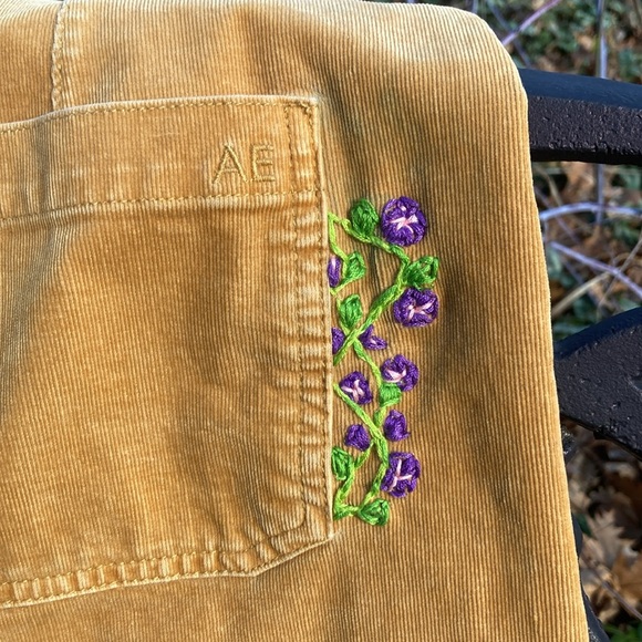 Corduroy skirt upcyled hand embroidered - Picture 5 of 8